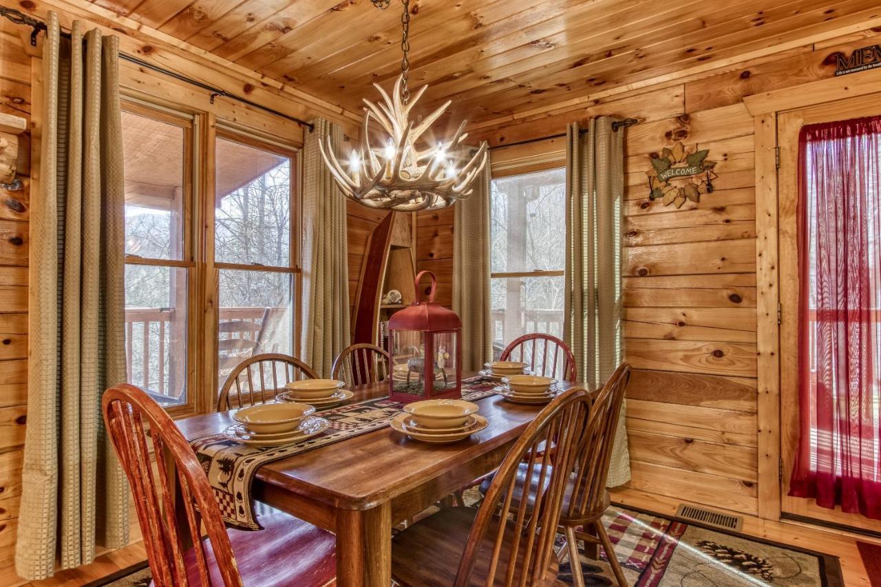 Magical Moments, Hot Tub, Wifi, 1089 Free Tickets Each Paid Day, Dollywood And More Gatlinburg Luaran gambar