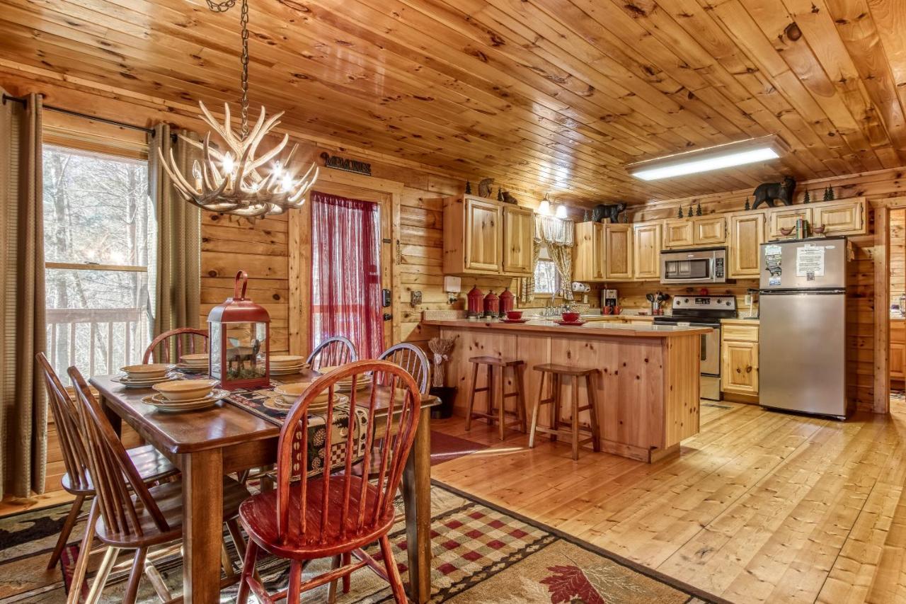 Magical Moments, Hot Tub, Wifi, 1089 Free Tickets Each Paid Day, Dollywood And More Gatlinburg Luaran gambar