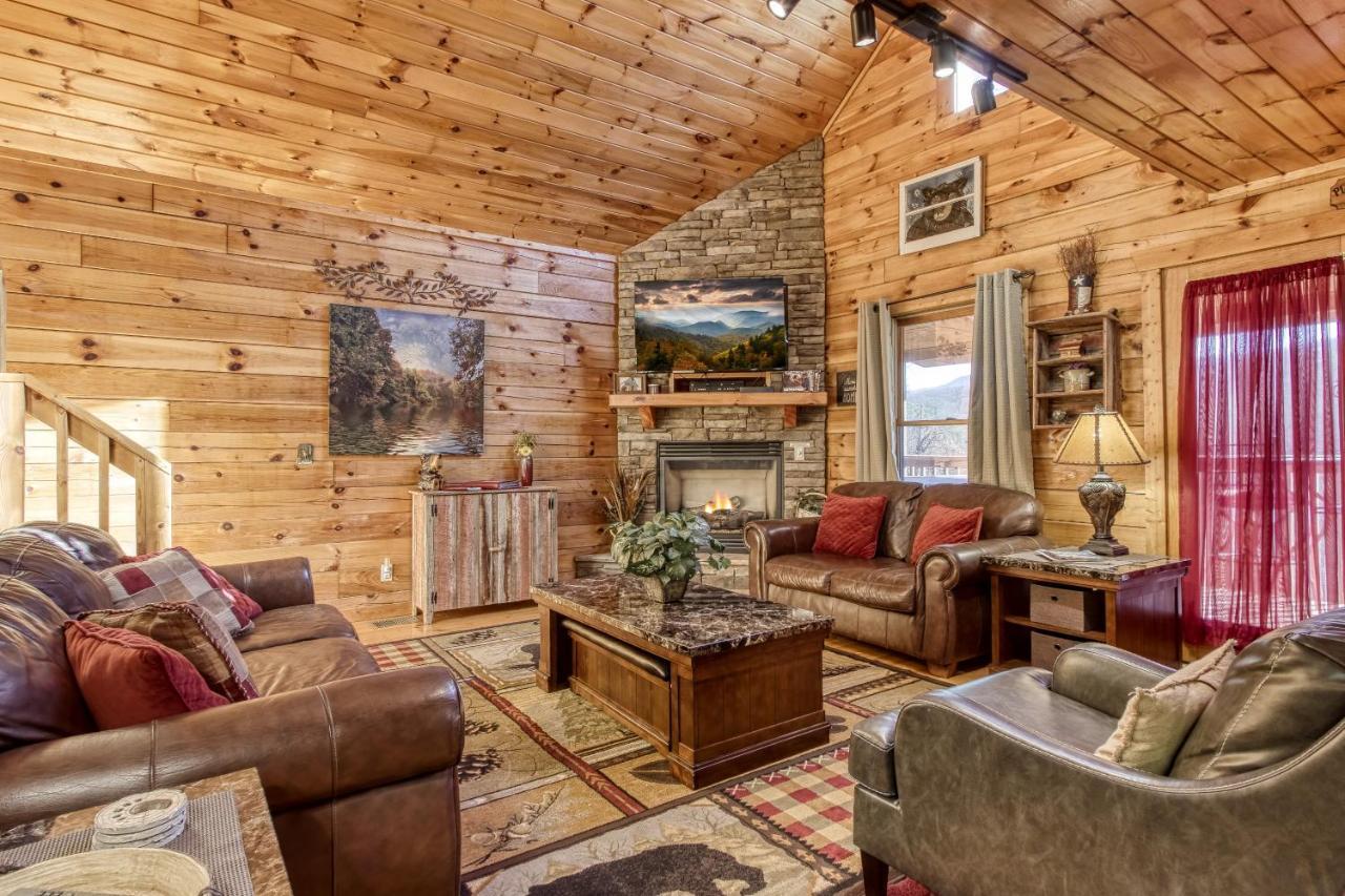 Magical Moments, Hot Tub, Wifi, 1089 Free Tickets Each Paid Day, Dollywood And More Gatlinburg Luaran gambar