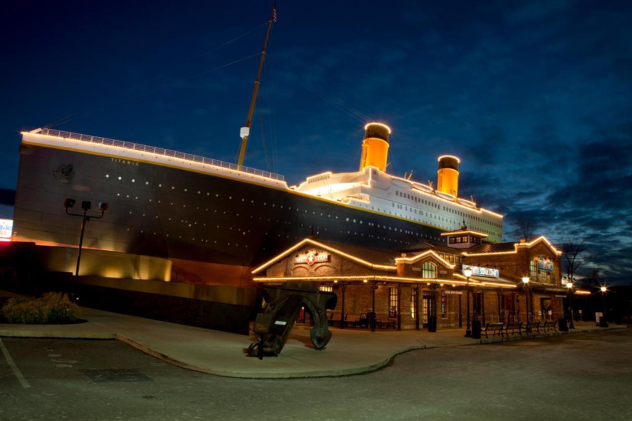 Magical Moments, Hot Tub, Wifi, 1089 Free Tickets Each Paid Day, Dollywood And More Gatlinburg Luaran gambar