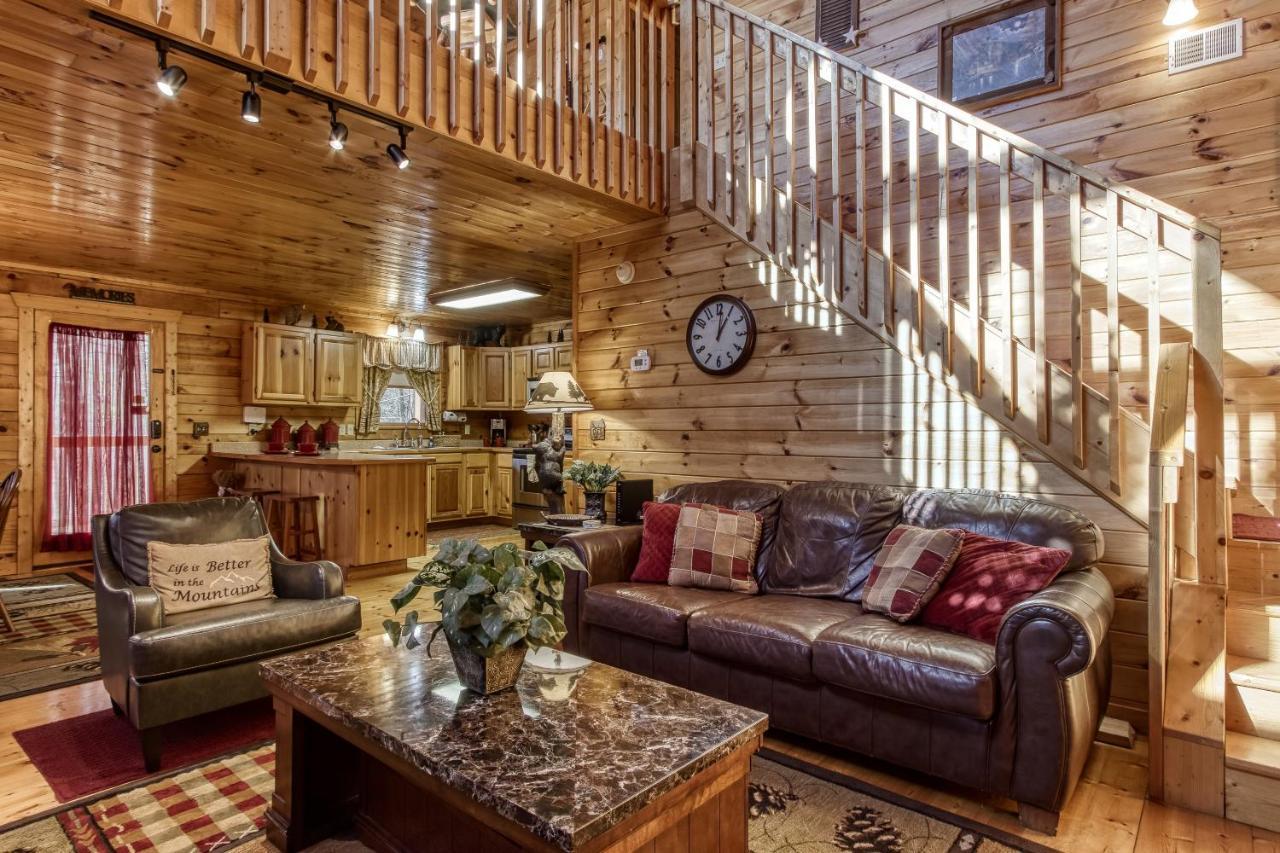 Magical Moments, Hot Tub, Wifi, 1089 Free Tickets Each Paid Day, Dollywood And More Gatlinburg Luaran gambar