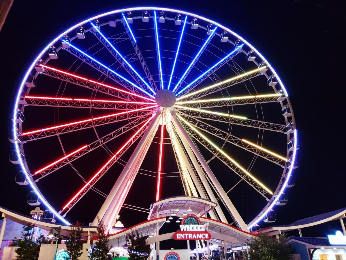 Magical Moments, Hot Tub, Wifi, 1089 Free Tickets Each Paid Day, Dollywood And More Gatlinburg Luaran gambar