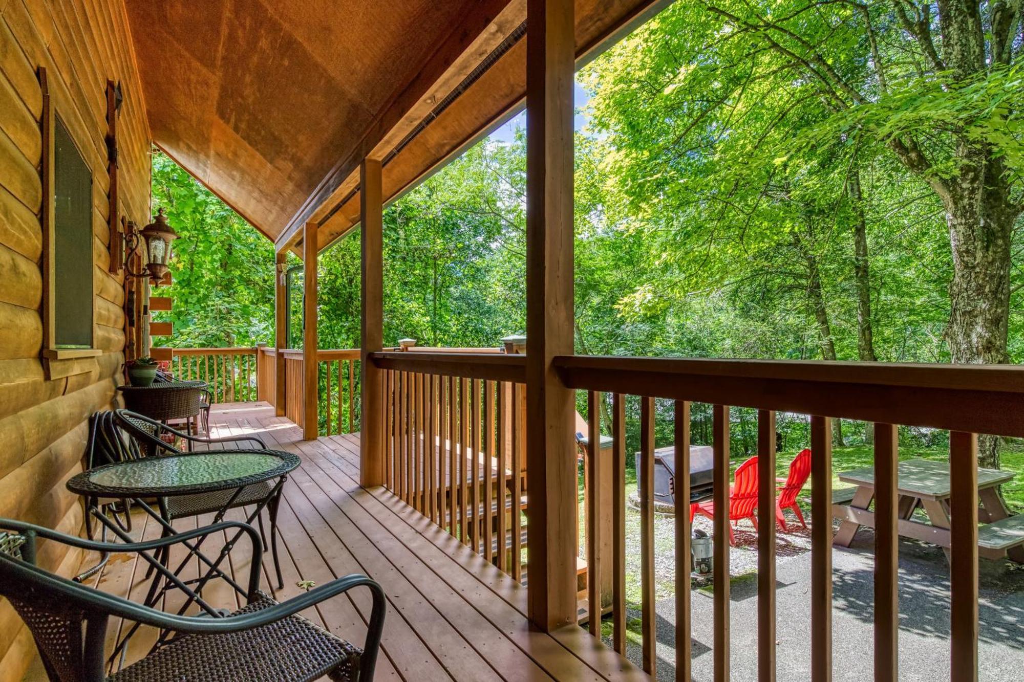 Magical Moments, Hot Tub, Wifi, 1089 Free Tickets Each Paid Day, Dollywood And More Gatlinburg Luaran gambar