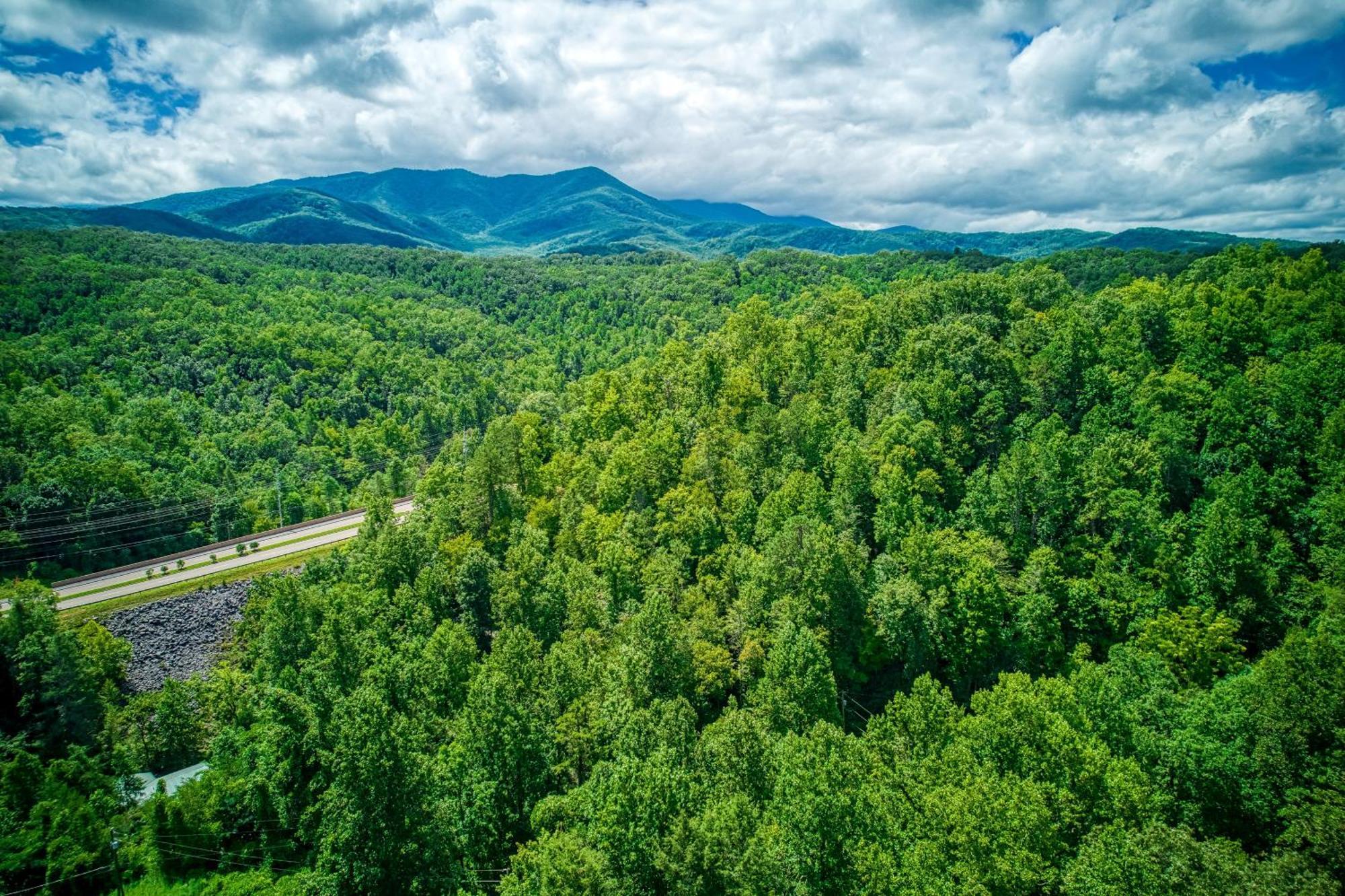 Magical Moments, Hot Tub, Wifi, 1089 Free Tickets Each Paid Day, Dollywood And More Gatlinburg Luaran gambar