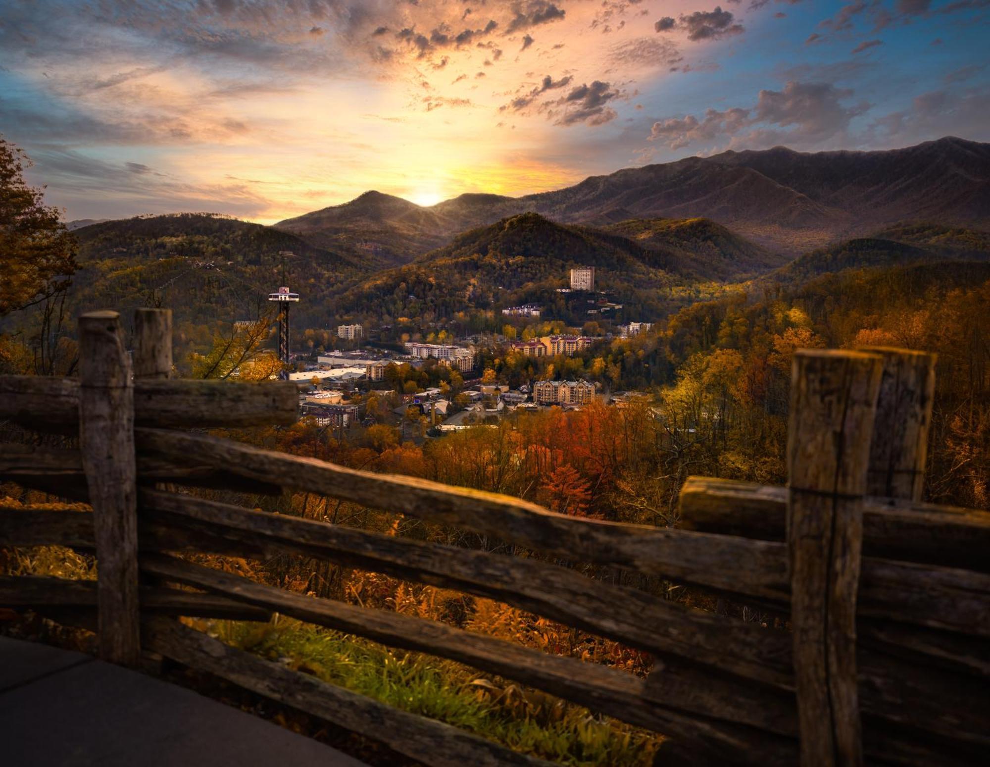 Magical Moments, Hot Tub, Wifi, 1089 Free Tickets Each Paid Day, Dollywood And More Gatlinburg Luaran gambar